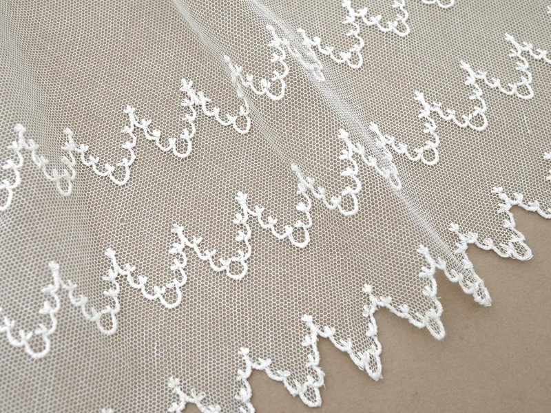 画像2: アンティーク  刺繍入り 幅広 チュールレース 幅24cm