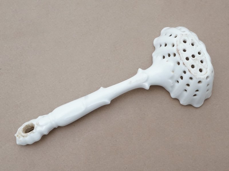 画像4: 19世紀末 アンティーク セラミック製 シュガースプーン 