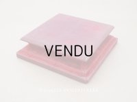 ＊蚤の市＊アンティーク ベルベットの大きな台座 赤 スクエア