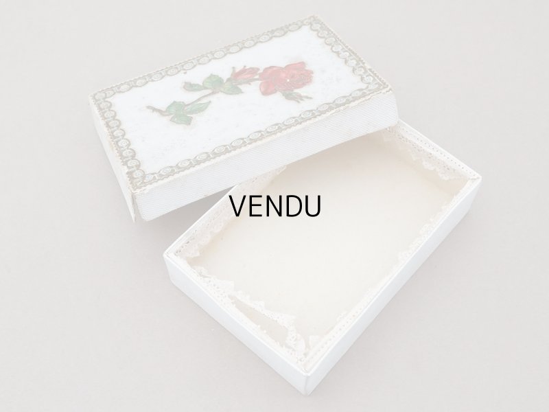 画像2: ＊蚤の市＊19世紀 アンティーク レースペーパー付き 紙箱 薔薇