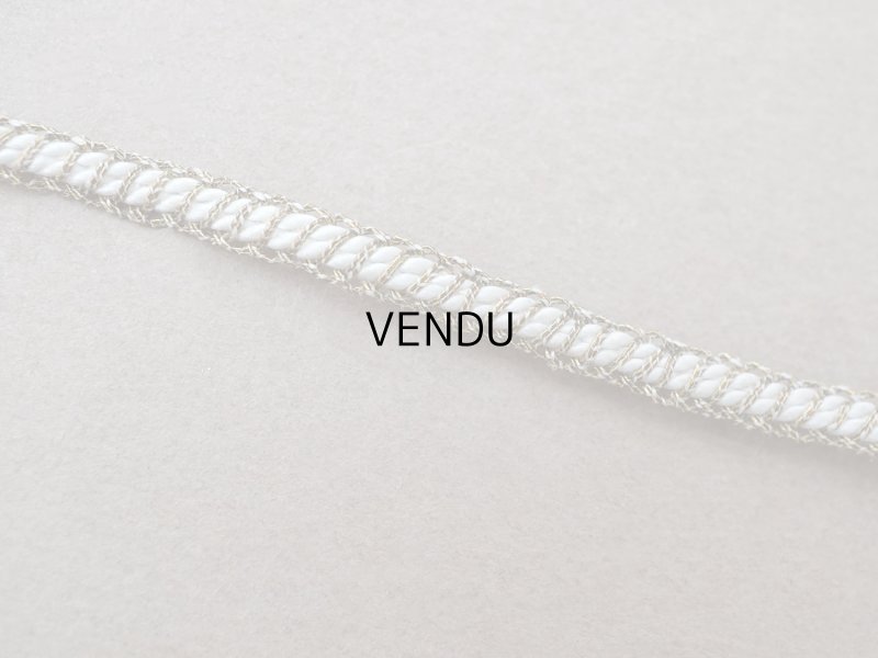 画像2: アンティーク 極細 4mm幅 トリム 1.45m ゴールドのメタル糸＆ホワイト