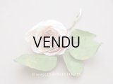 アンティーク パウダーピンクの薔薇の布花 クウォーターロゼット咲き