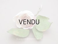 アンティーク パウダーピンクの薔薇の布花 クウォーターロゼット咲き