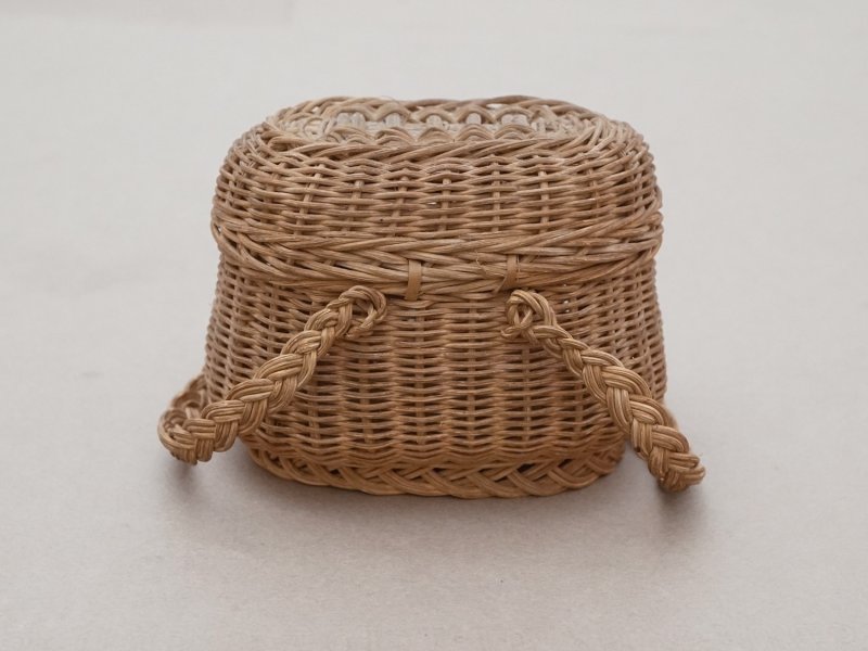 画像3: アンティーク ドール用 パニエ LOURDES ルルドの泉のプレート付