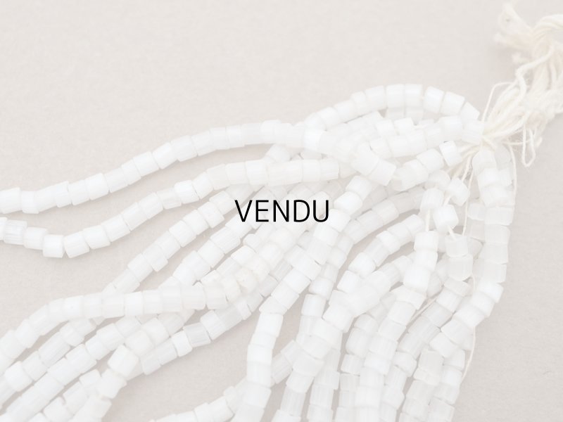 画像3: アンティーク ガラス製 サティネビーズ グレイッシュホワイト 1cm=4〜5粒 42〜52g