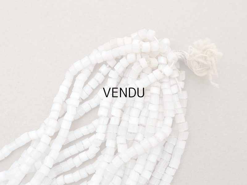 画像7: アンティーク ガラス製 サティネビーズ グレイッシュホワイト 1cm=4〜5粒 42〜52g