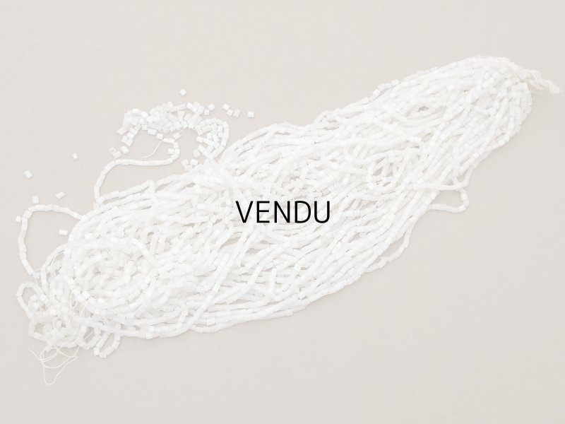 画像2: アンティーク ガラス製 サティネビーズ オフホワイト 1cm=4粒