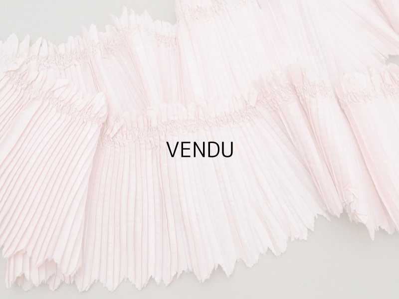 画像3: 19世紀末 アンティーク  ベビーピンク シルク製プリーツ ドレスの裾  2m 幅14cm