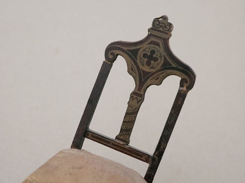 画像4: 19世紀 アンティーク ミニョネット用 チェア 十字架付き ドール用 家具 教会