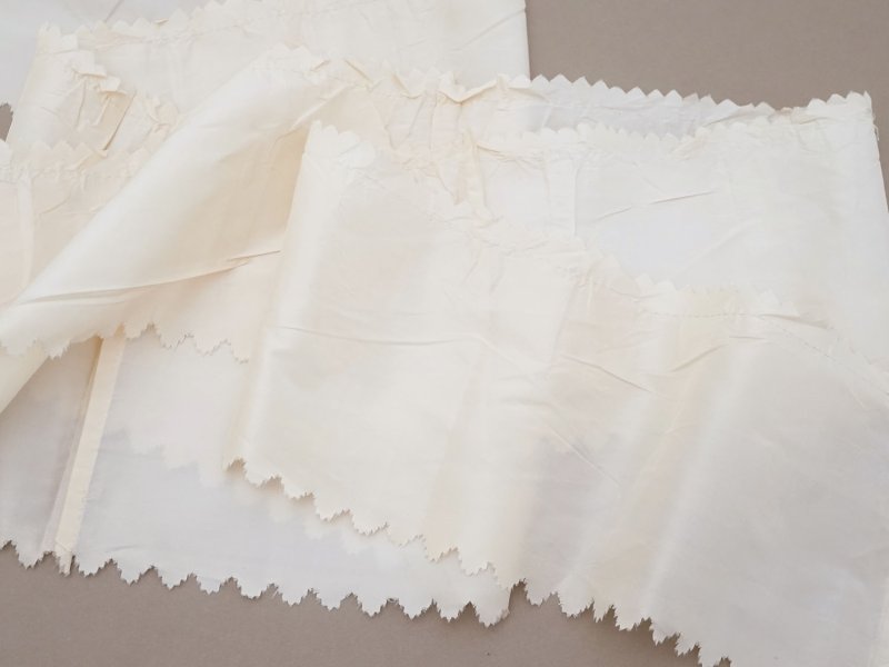 画像3: アンティーク シルク製 幅広 ドレスの裾 エクリュ 3.55m 18cm幅 ドレスパーツ
