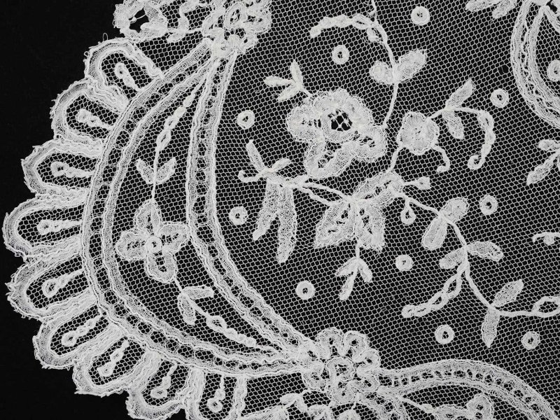 画像2: 19世紀末 アンティーク  結婚式のハンカチ 薔薇模様 アプリカシオン・アングルテール (ボビンレース)　