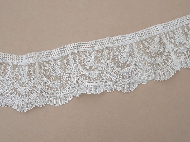 画像7: 19世紀末 アンティーク ポワンドガーズのボーダー ニードルレース  3.8m 8cm幅 花とリーフのガーランド 【ポワン・ド・ガーズ】