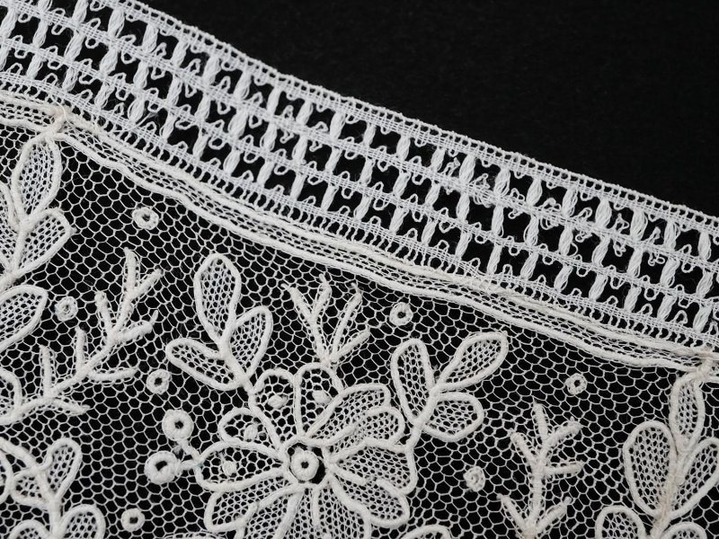 画像4: 19世紀末 アンティーク ポワンドガーズのボーダー ニードルレース  3.8m 8cm幅 花とリーフのガーランド 【ポワン・ド・ガーズ】