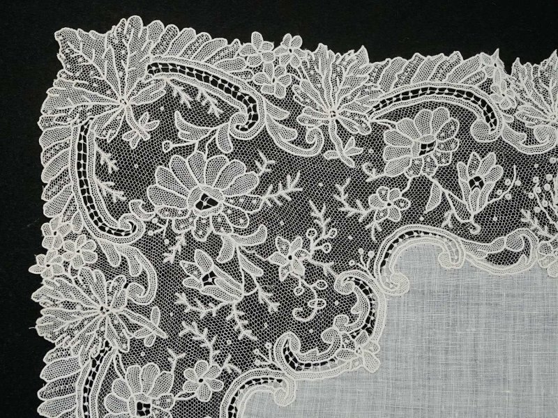 画像3: 19世紀 アンティーク ポワンドガーズ 結婚式のハンカチ【 ポワン・ド・ガーズ 】