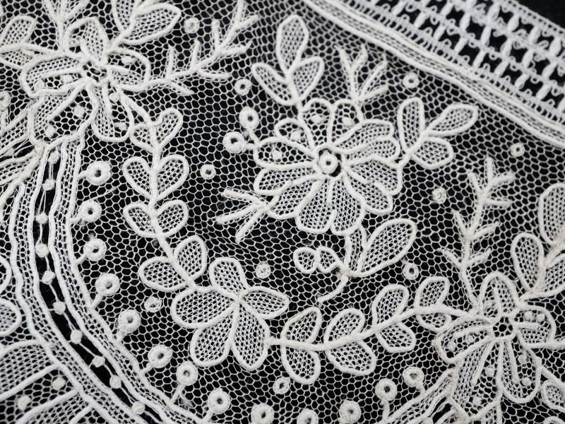 画像5: 19世紀末 アンティーク ポワンドガーズのボーダー ニードルレース  3.8m 8cm幅 花とリーフのガーランド 【ポワン・ド・ガーズ】