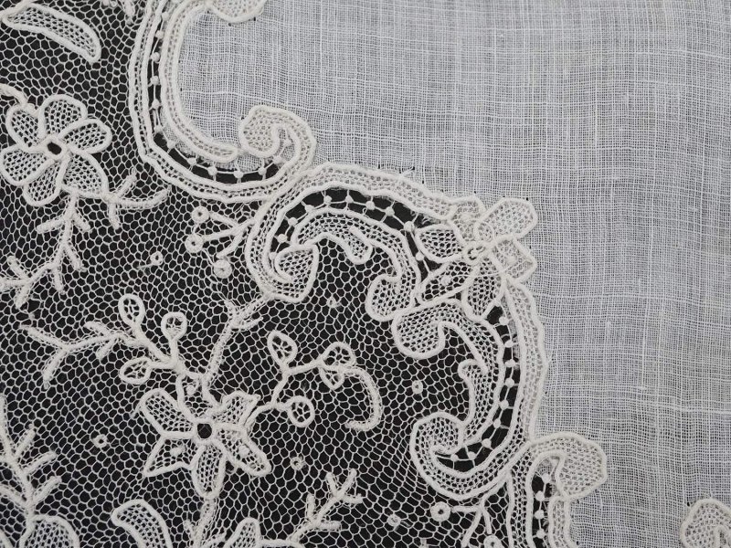 画像8: 19世紀 アンティーク ポワンドガーズ 結婚式のハンカチ【 ポワン・ド・ガーズ 】