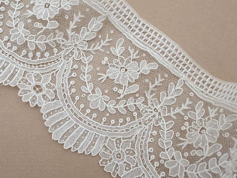 画像8: 19世紀末 アンティーク ポワンドガーズのボーダー ニードルレース  3.8m 8cm幅 花とリーフのガーランド 【ポワン・ド・ガーズ】