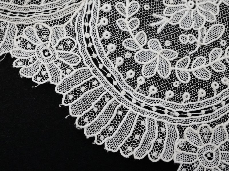 画像6: 19世紀末 アンティーク ポワンドガーズのボーダー ニードルレース  3.8m 8cm幅 花とリーフのガーランド 【ポワン・ド・ガーズ】