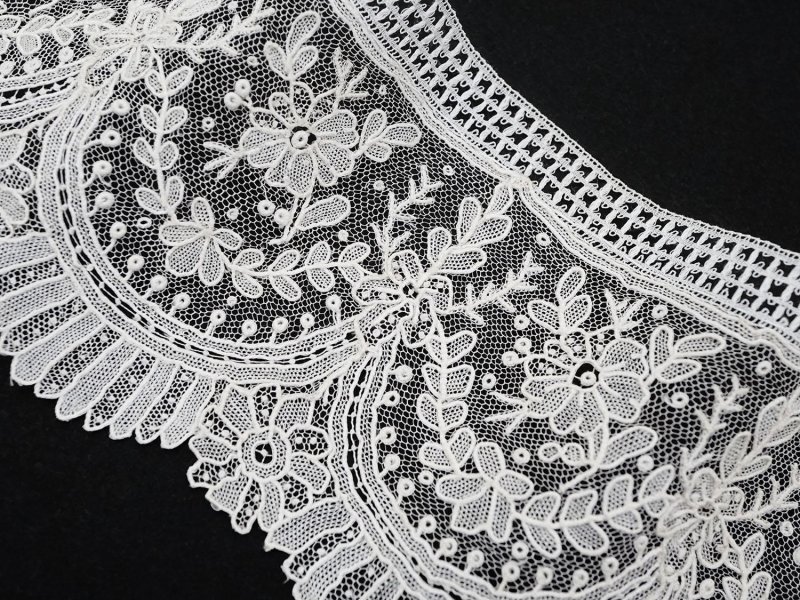 画像3: 19世紀末 アンティーク ポワンドガーズのボーダー ニードルレース  3.8m 8cm幅 花とリーフのガーランド 【ポワン・ド・ガーズ】