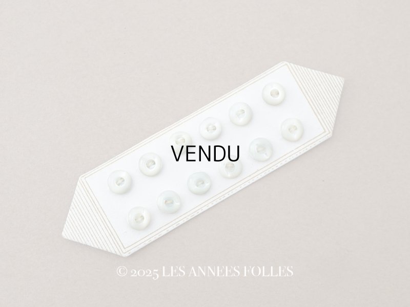 画像1: アンティーク マザーオブパール製 極小 ボタン 6mm 12ピース シェルボタン パウダーグリーン