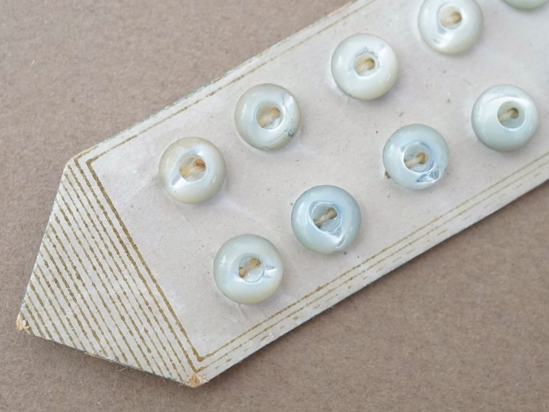 画像3: アンティーク マザーオブパール製 極小 ボタン 6mm 12ピース シェルボタン パウダーブルーグリーン