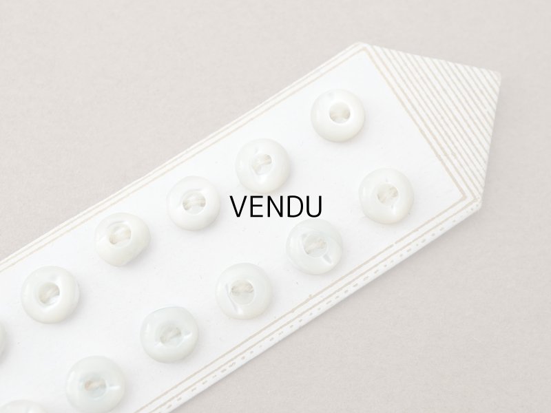 画像2: アンティーク マザーオブパール製 極小 ボタン 6mm 12ピース シェルボタン パウダーグリーン