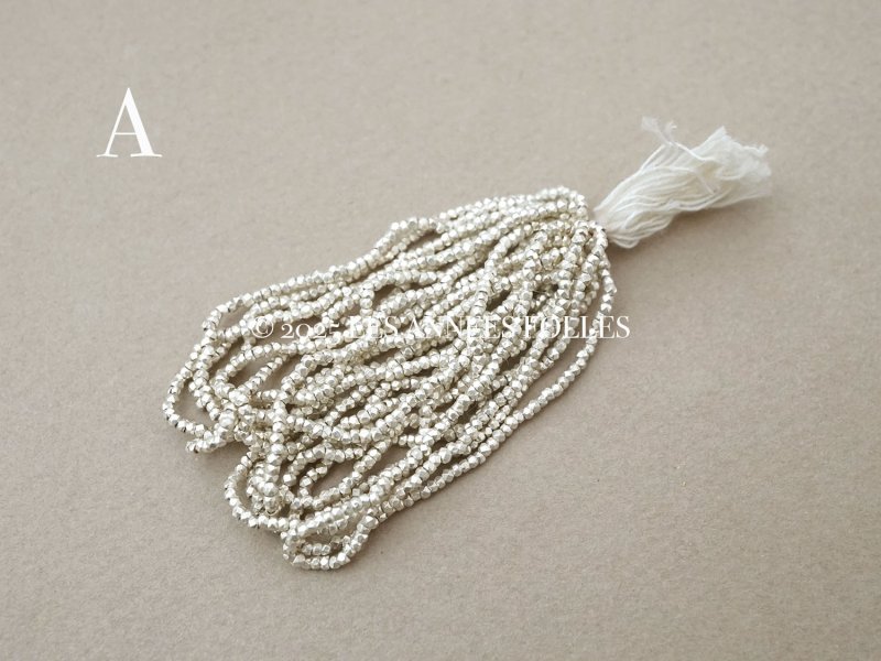 画像3: 【セール対象外】【クーポン対象外】アンティーク メタルビーズ 極小 カット入り ホワイトシルバー メタル製 ビーズ P6