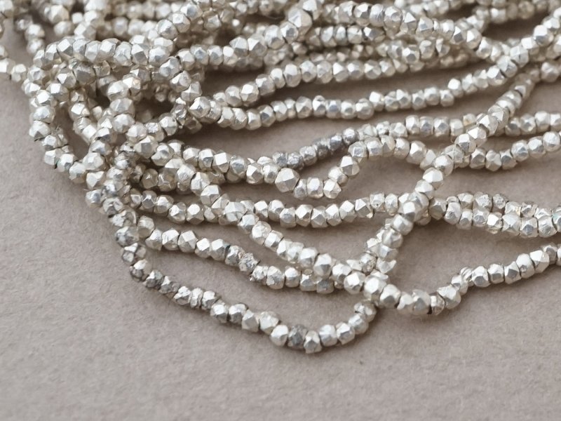 画像10: 【セール対象外】【クーポン対象外】アンティーク メタルビーズ 極小 カット入り ホワイトシルバー メタル製 ビーズ P6