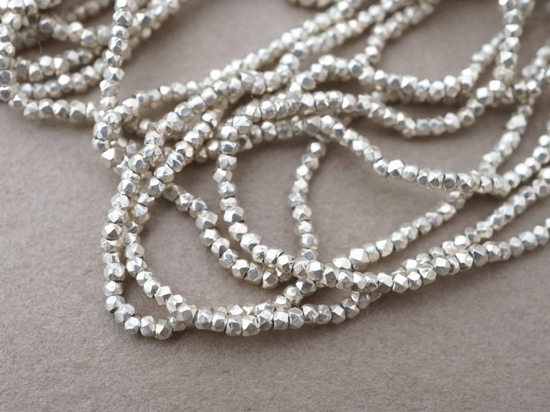 画像8: 【セール対象外】【クーポン対象外】アンティーク メタルビーズ 極小 カット入り ホワイトシルバー メタル製 ビーズ P6