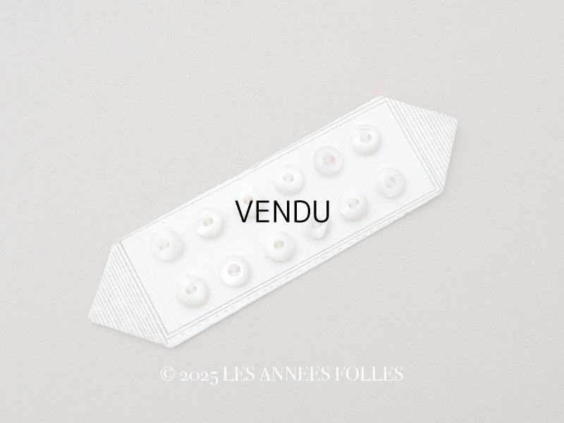 画像1: アンティーク マザーオブパール製 極小 ボタン 6mm 12ピース シェルボタン パールホワイト