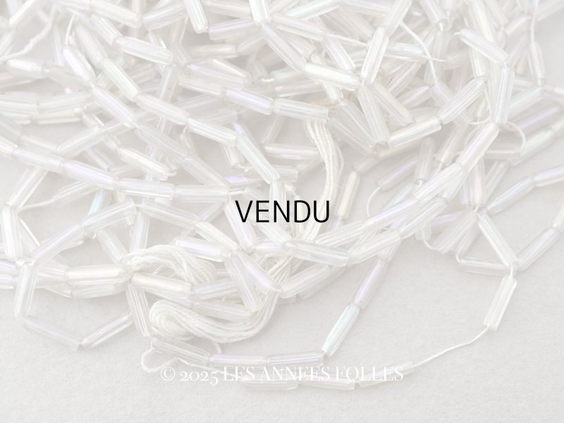 画像1: アンティーク スフレビーズ オーロラ加工 ライン入り 2×6.5cm ストライプ 146g