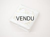 アンティーク リボン刺繍 パウダーブルーのシルクボックス 