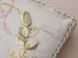 画像13: アンティーク リボン刺繍 パウダーブルーのシルクボックス 