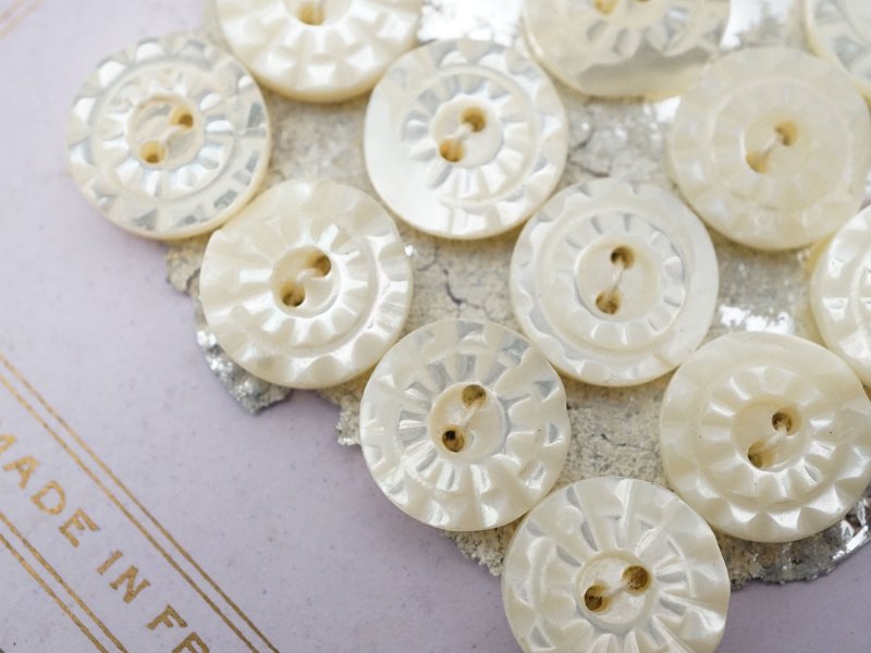 画像5: アンティーク カット入り シェルボタン 11mm 24ピース 