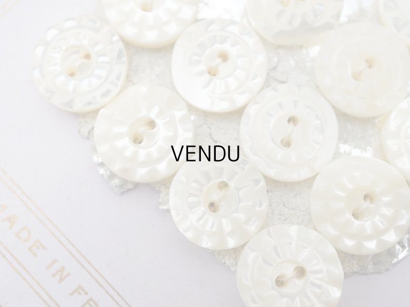 画像5: ＊蚤の市＊アンティーク カット入り シェルボタン 11mm 24ピース 