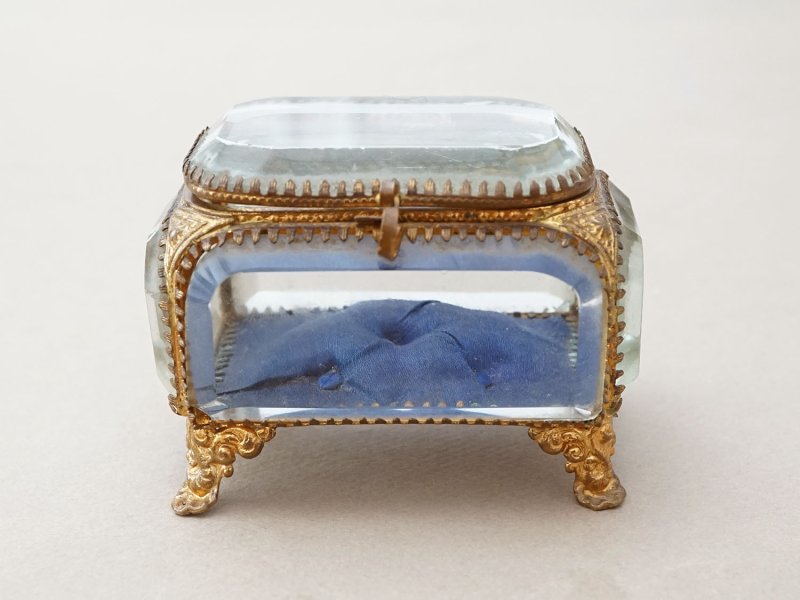 画像3: アンティーク ジュエリーボックス スモーキーブルーのシルククッション 