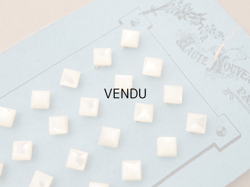 画像2: アンティーク カット入り シェルボタン 立体的なダイヤ型 スタッズ型 6mm 24ピース パールホワイト