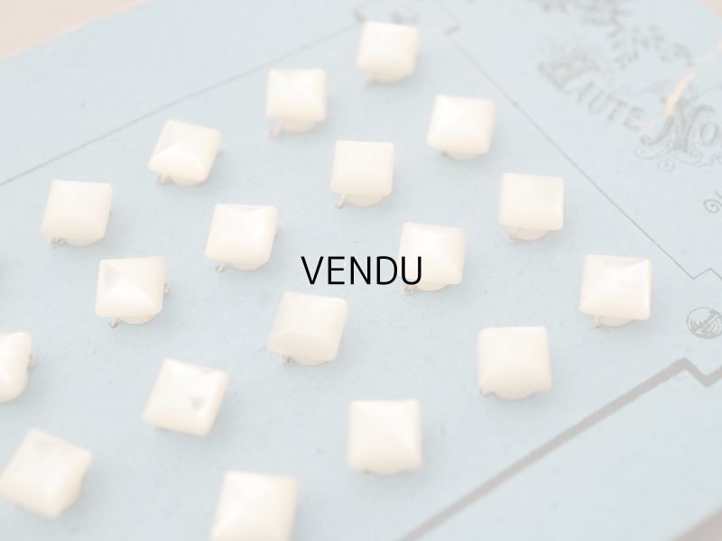 画像3: アンティーク カット入り シェルボタン 立体的なダイヤ型 スタッズ型 6mm 24ピース パールホワイト