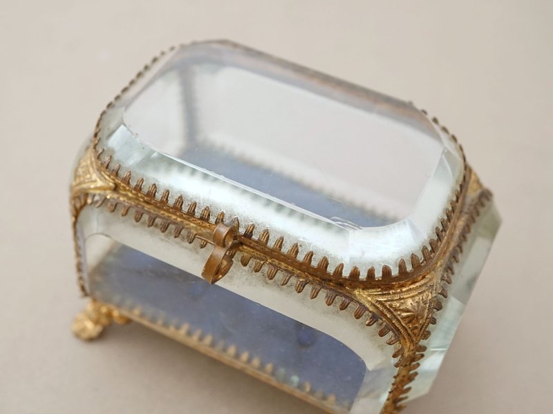 画像6: アンティーク ジュエリーボックス スモーキーブルーのシルククッション 