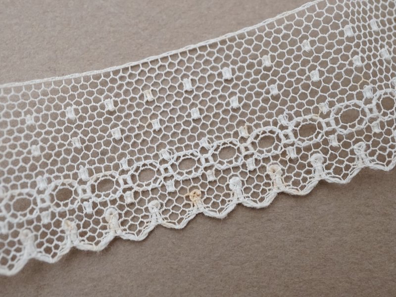 画像3: アンティーク ドット柄 スカラップ チュールレース 1.9m 2.5cm幅 オフホワイト