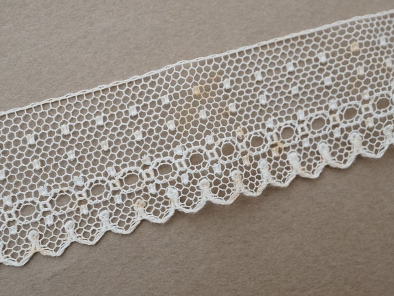 画像5: アンティーク ドット柄 スカラップ チュールレース 1.9m 2.5cm幅 オフホワイト