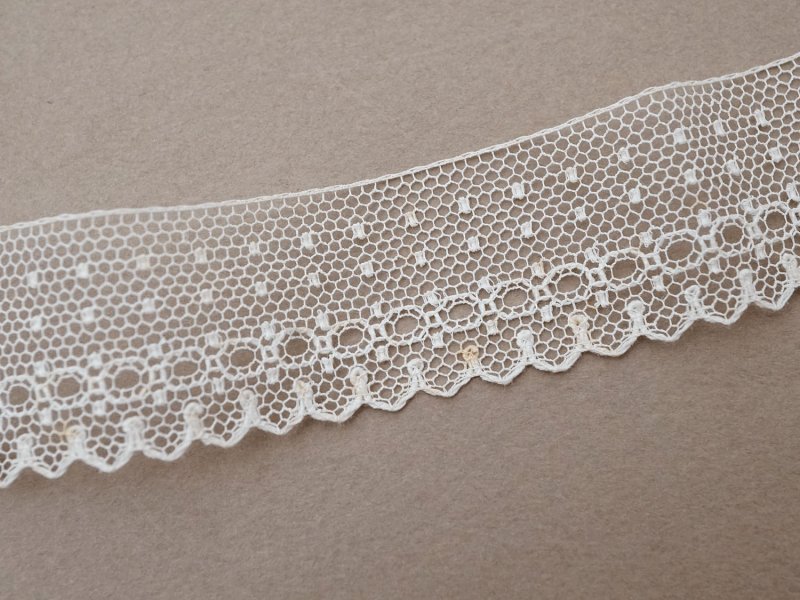 画像2: アンティーク ドット柄 スカラップ チュールレース 1.9m 2.5cm幅 オフホワイト