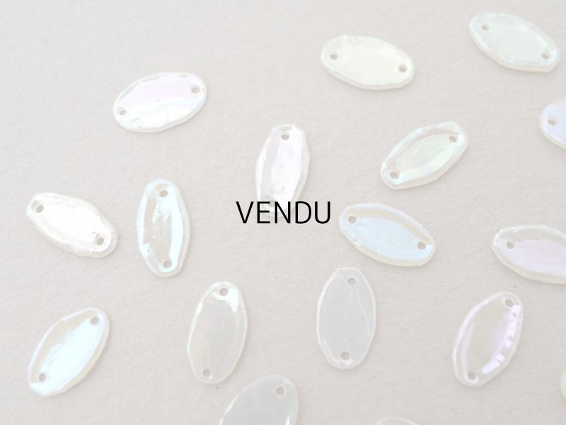 画像3: アンティーク ゼラチン製 スパンコール オーロラカラー 10〜11×5〜7mm  約24ピースのセット