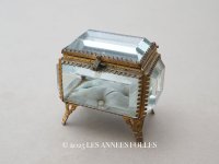 アンティーク ジュエリーボックス グレイッシュブルーのシルククッション