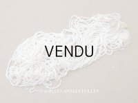 アンティーク ガラス製 サティネビーズ オフホワイト 42g 1cm=7粒