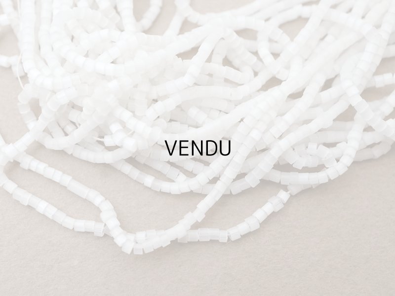 画像2: アンティーク ガラス製 サティネビーズ ホワイト 17g 1cm=8粒