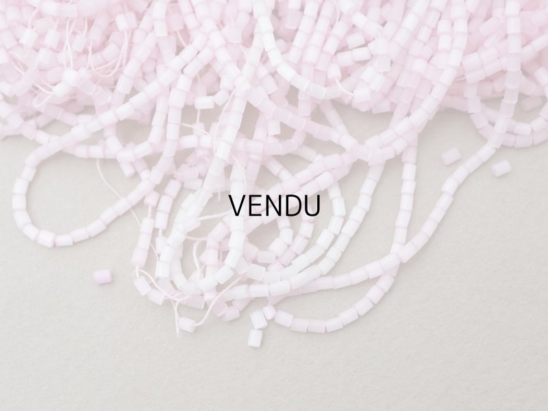 画像7: アンティーク ガラス製 サティネビーズ ベビーピンク 78g 1cm=4.5粒