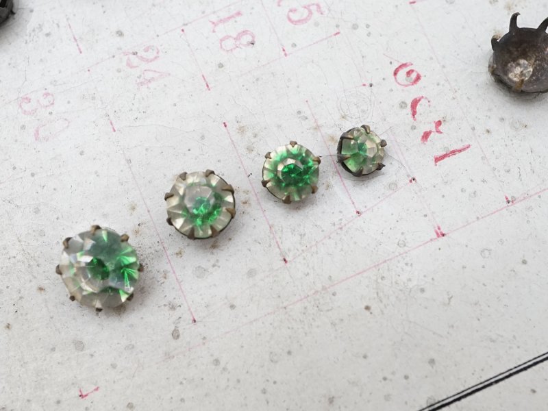 画像8: 19世紀末 アンティーク  サンプラー グラスストーン - AS & JHJS -