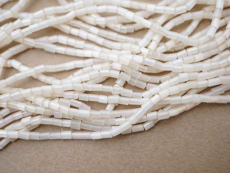 画像3: アンティーク ガラス製 オーロラ加工 サティネビーズ ホワイト オーロラ色 1cm=4粒 