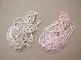 画像3: アンティーク ガラス製 サティネビーズ ホワイトピンク 14g 1cm=4.25粒 (3)